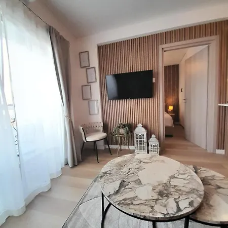 Lazuli Beachfront Sea View Ap 37 Apartament *