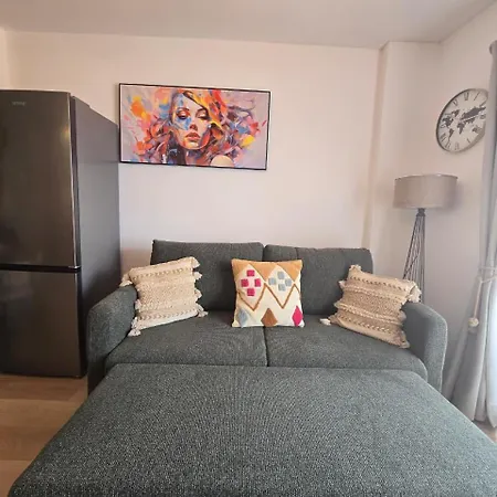 דירה Lazuli Beachfront Sea View Ap 37 לרנקה