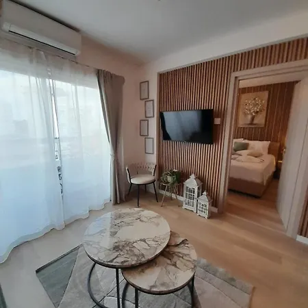 Apartament Lazuli Beachfront Sea View Ap 37 *