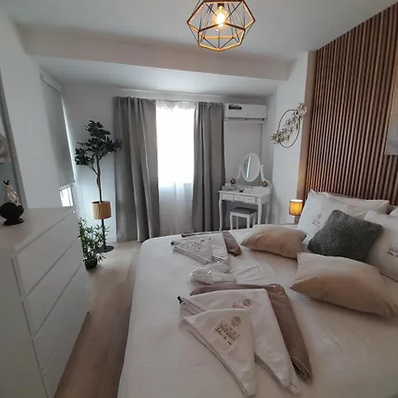 Lazuli Beachfront Sea View Ap 37