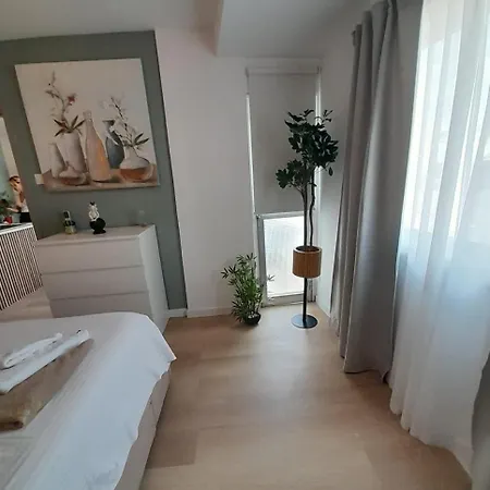 Lazuli Beachfront Sea View Ap 37 Apartament